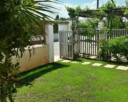 Delle Palme فيلة أوستوني